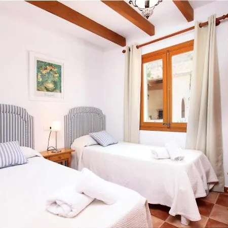 Sleeps 6 With Pool Air Con And Wifi * Pollenca