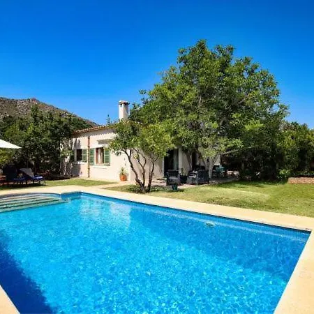 Villa Sleeps 6 With Pool Air Con And Wifi