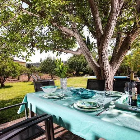 Sleeps 6 With Pool Air Con And Wifi *